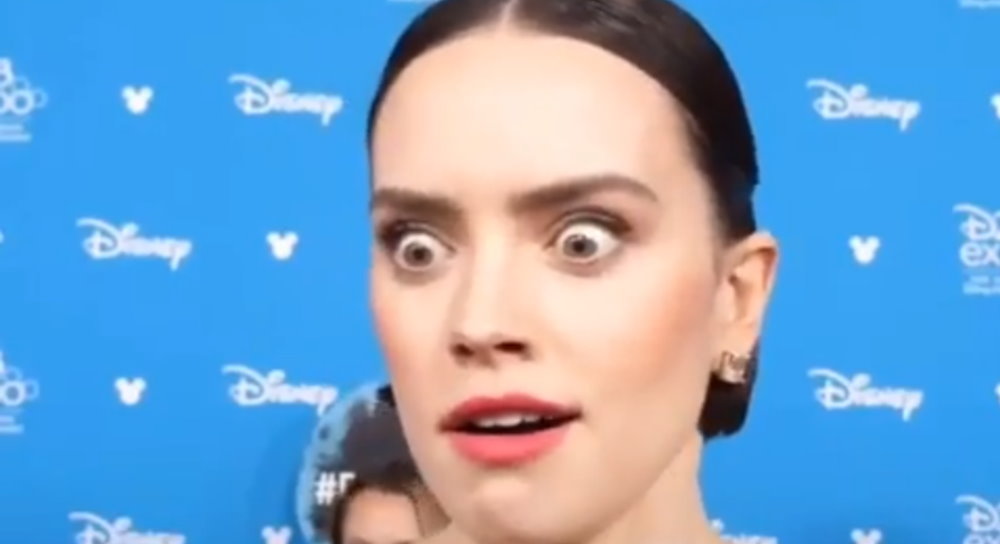 Daisy Ridley reacts to her red lightsaber moment at D23 Expo - Fantha